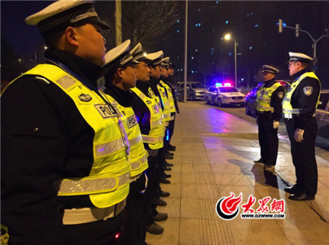 臨沂交警夜查常態(tài)化 21輛