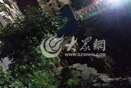 臨沂西苑小區(qū)附近工地塌方距6號樓僅2米 居民已全部撤離