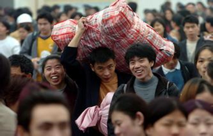 火車站28日發(fā)送旅客5100人 沈陽方向票告急