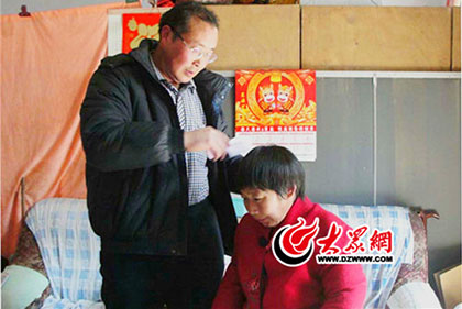 沂蒙最美教師愛心撐起一個家 16年如一日照顧病妻