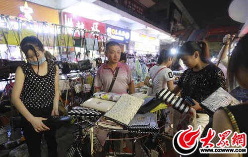 蘭田步行街夜市一角